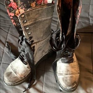 Dr. Air Wair Martens Boots